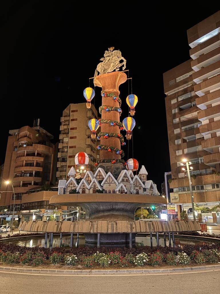 Navidad en Lorca | Instalación artística en la Plaza del Óvalo